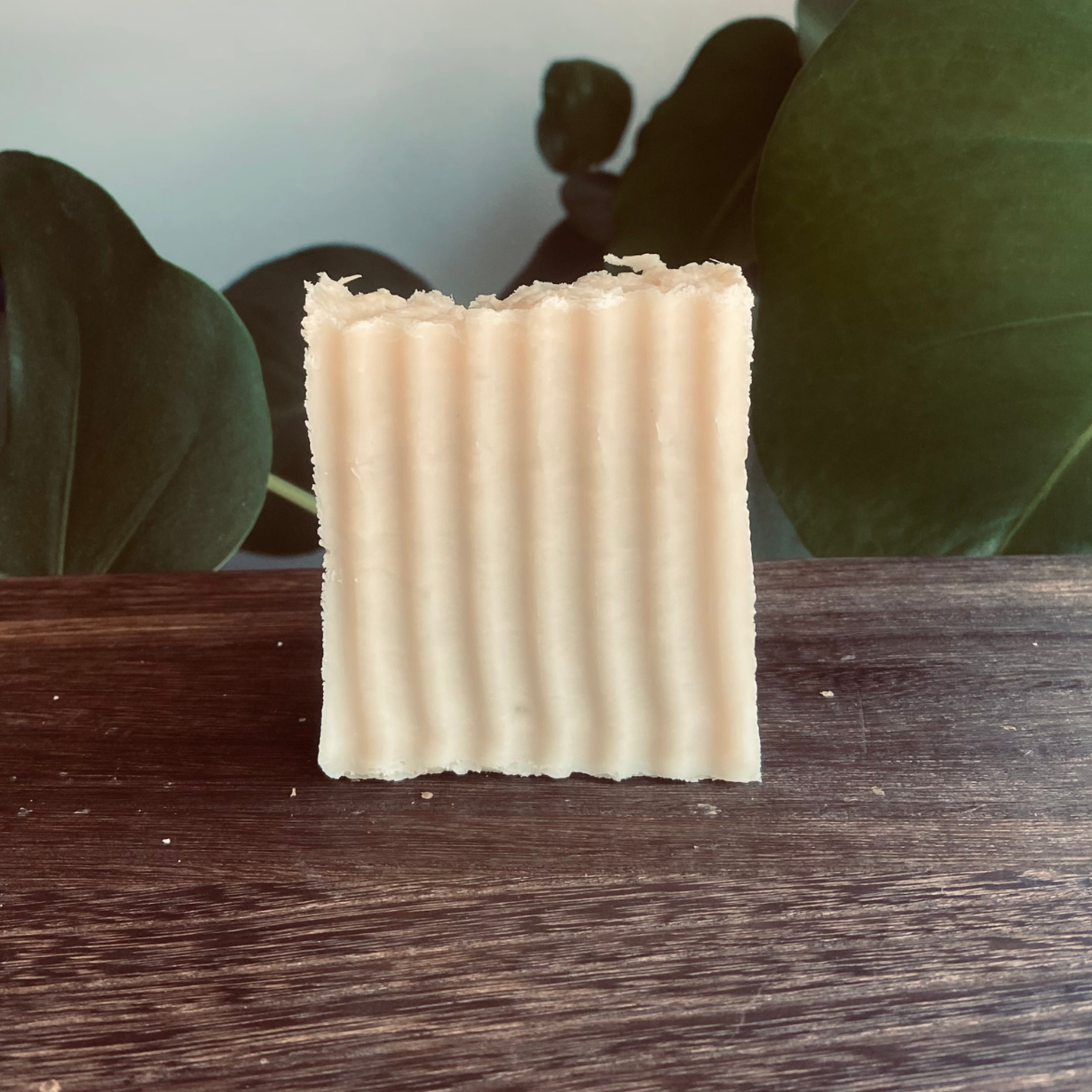 Rose and Sandalwood, fresh and fragrant